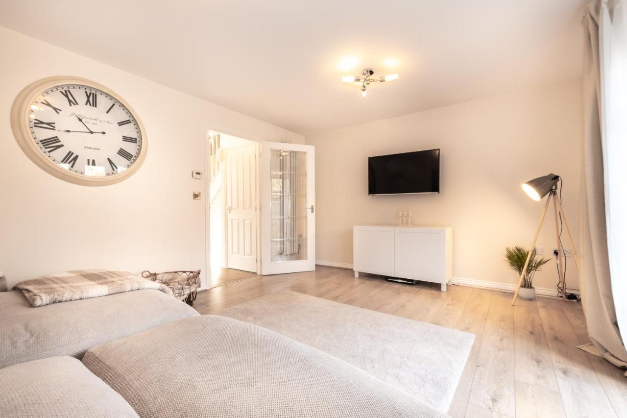 Cheerful 3 Bedroom House - Sleeps 7 Alwalton Luaran gambar
