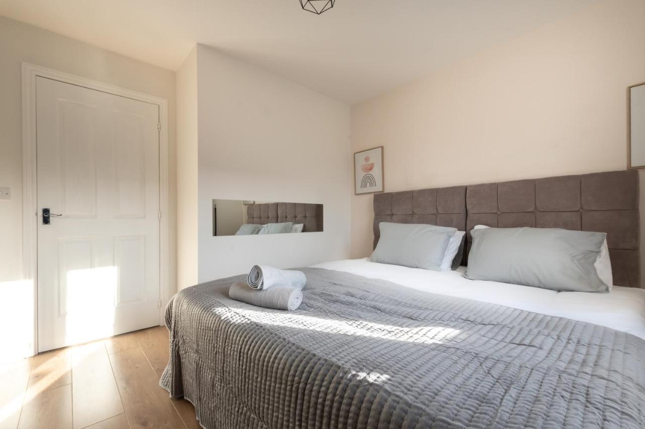 Cheerful 3 Bedroom House - Sleeps 7 Alwalton Luaran gambar