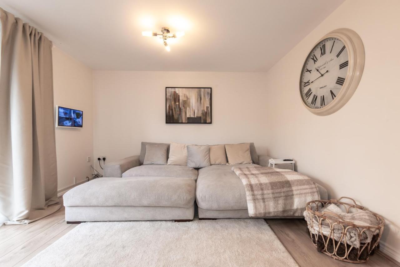 Cheerful 3 Bedroom House - Sleeps 7 Alwalton Luaran gambar