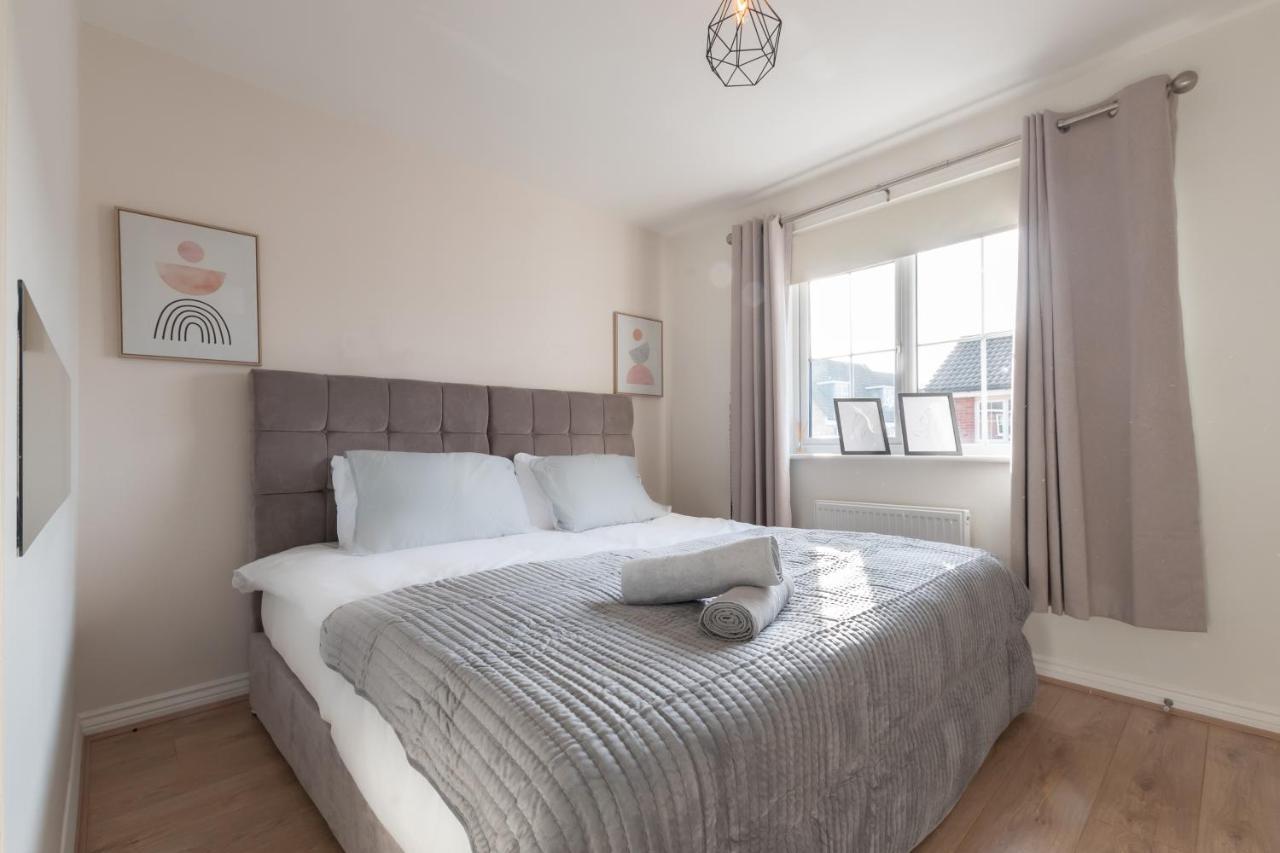 Cheerful 3 Bedroom House - Sleeps 7 Alwalton Luaran gambar