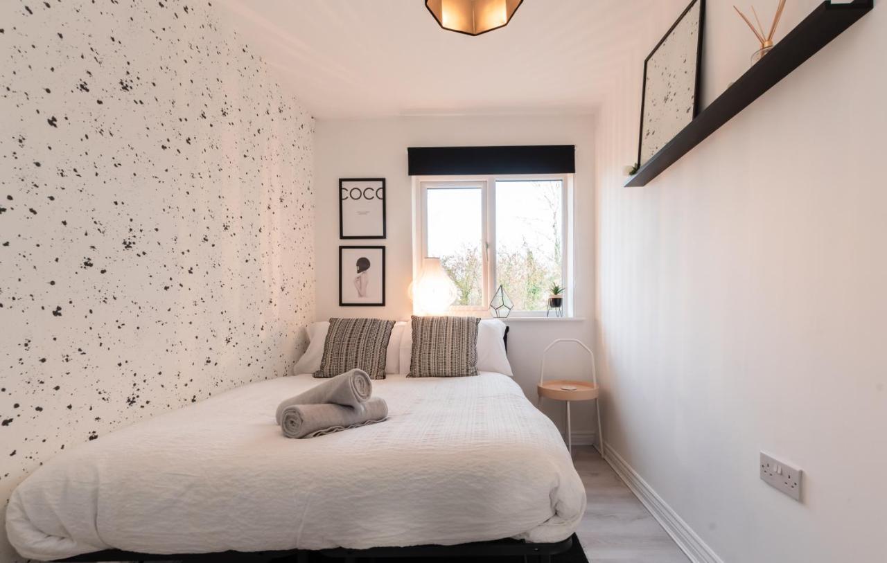 Cheerful 3 Bedroom House - Sleeps 7 Alwalton Luaran gambar