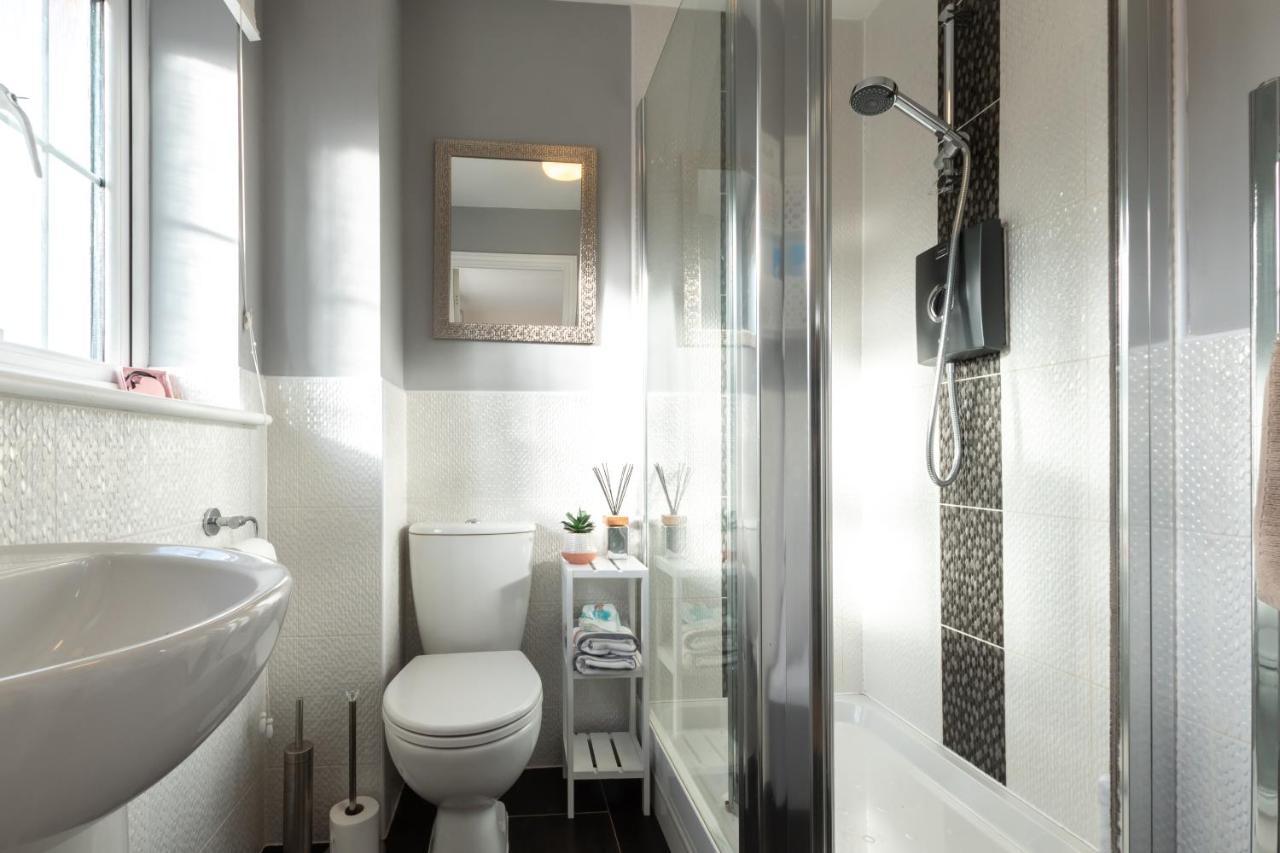 Cheerful 3 Bedroom House - Sleeps 7 Alwalton Luaran gambar