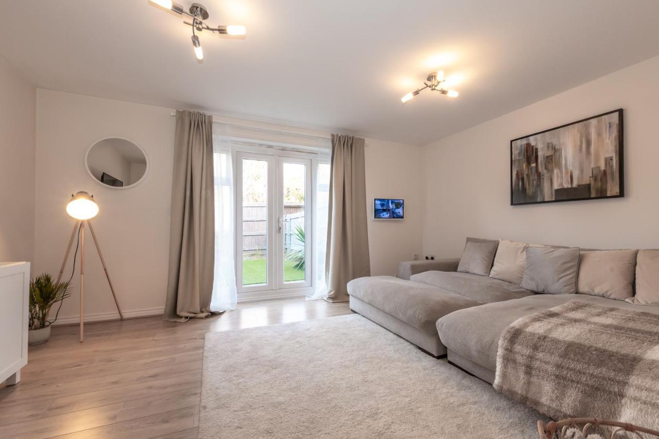 Cheerful 3 Bedroom House - Sleeps 7 Alwalton Luaran gambar