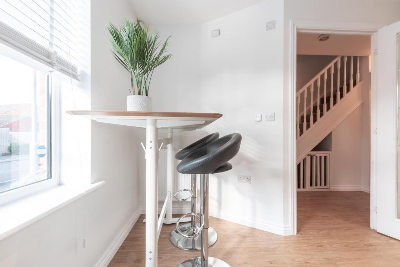 Cheerful 3 Bedroom House - Sleeps 7 Alwalton Luaran gambar