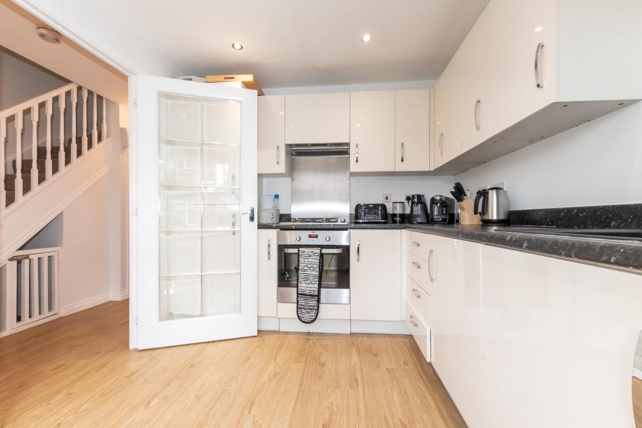 Cheerful 3 Bedroom House - Sleeps 7 Alwalton Luaran gambar